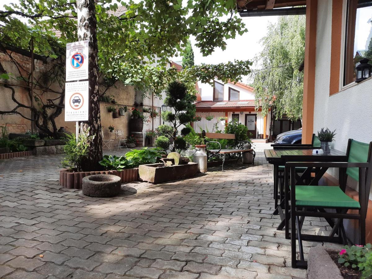 مبيت وإفطار أودورهيو سيكيوسك Korona Panzio المظهر الخارجي الصورة